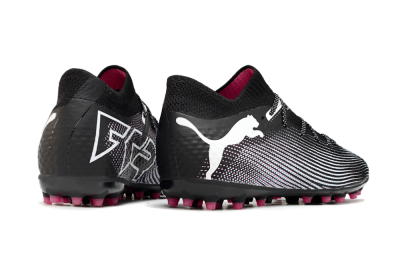 Men's Puma Future Ultimate MG Multi Ground Low-Tops Football Boots - Black/White/Pink