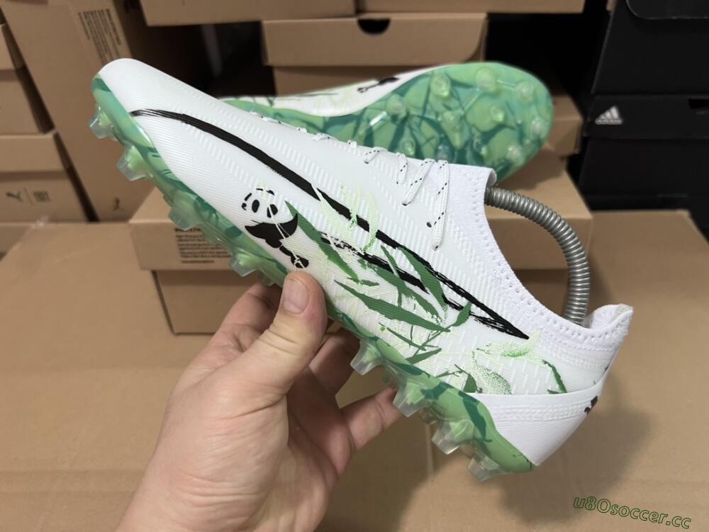 Men's Puma Ultra Ultimate FG Firm Ground Low-Tops Football Boots - White/Black/Green