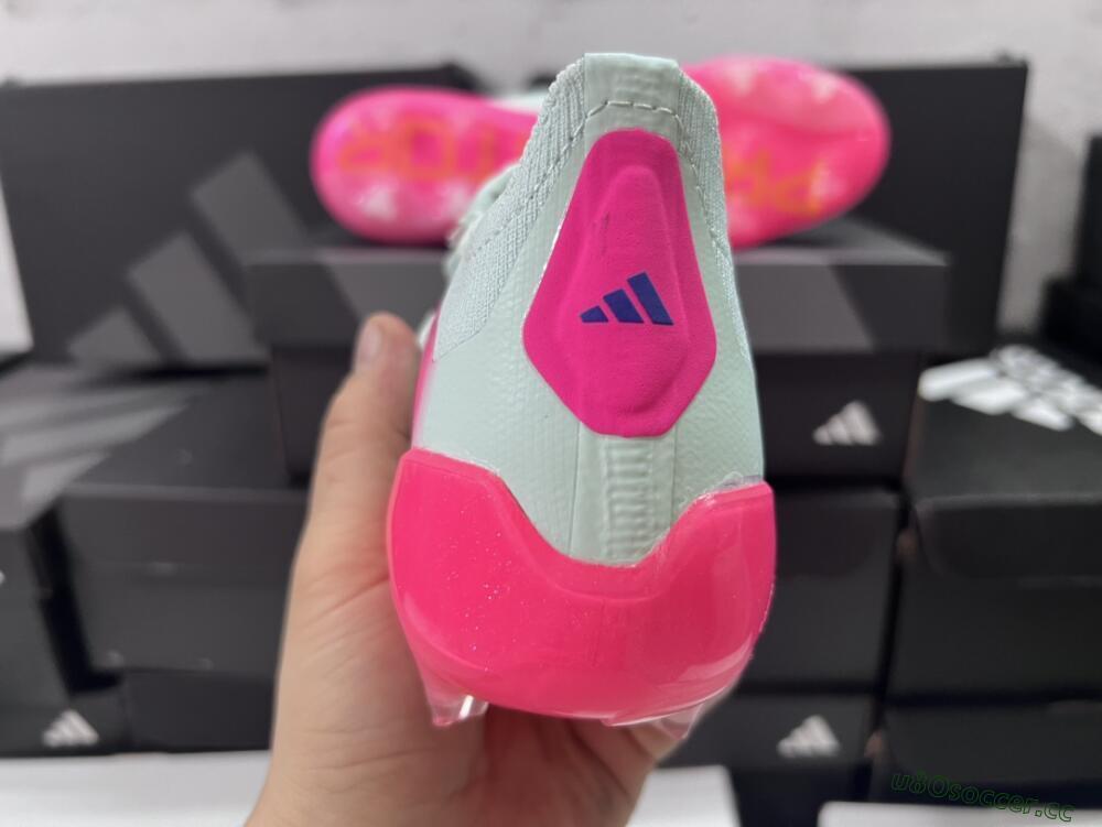 Men's Adidas Predator Accuracy+ Laceless FG Firm Ground Low-Tops Football Boots - White/Pink/Purple