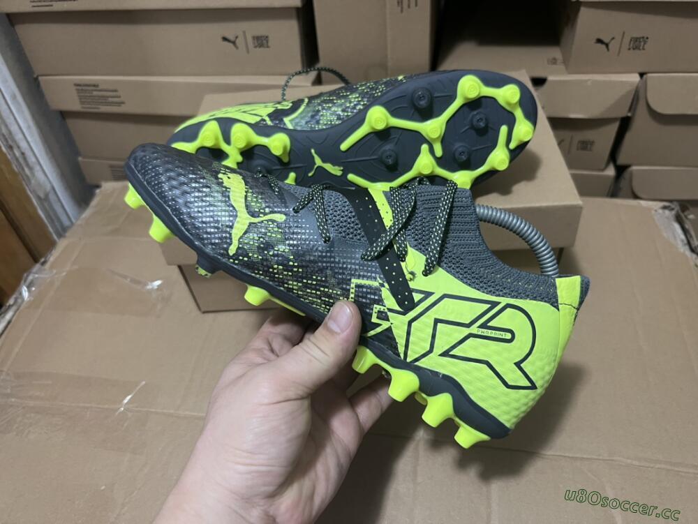 Men's Puma Future Ultimate MG Multi Ground Low-Tops Football Boots - Black/Yellow