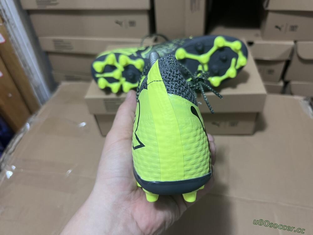 Men's Puma Future Ultimate MG Multi Ground Low-Tops Football Boots - Black/Yellow