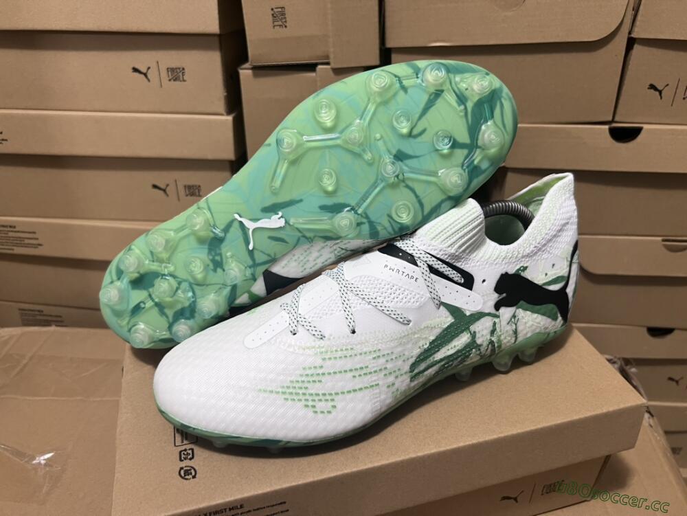 Men's Puma Future Ultimate MG Multi Ground Low-Tops Football Boots - White/Black/Green