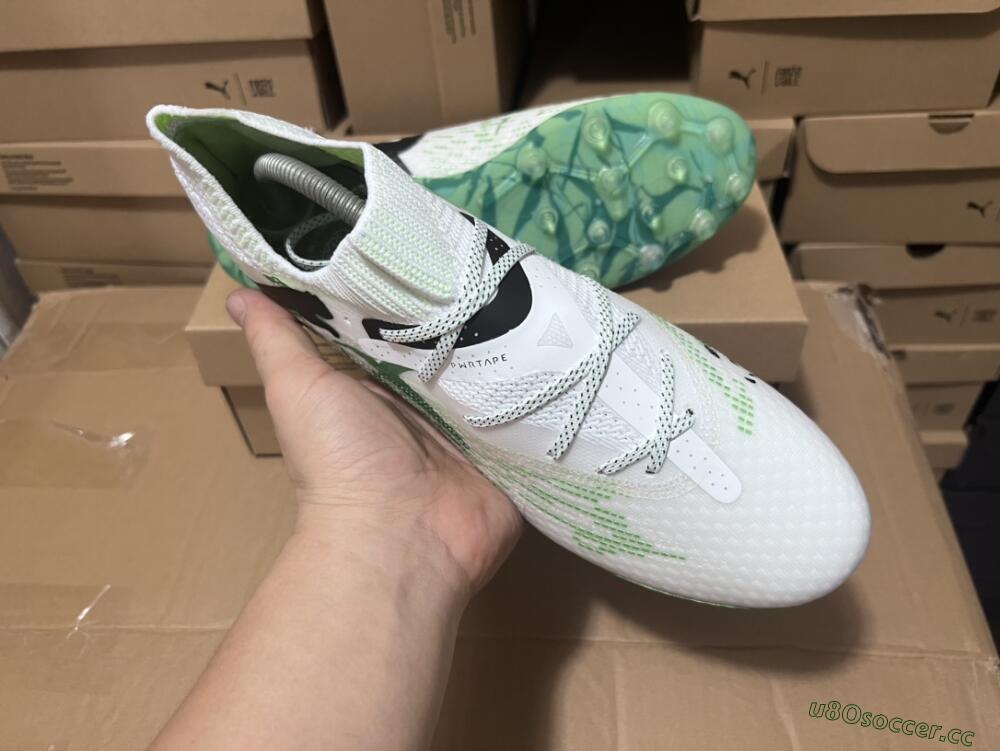 Men's Puma Future Ultimate MG Multi Ground Low-Tops Football Boots - White/Black/Green