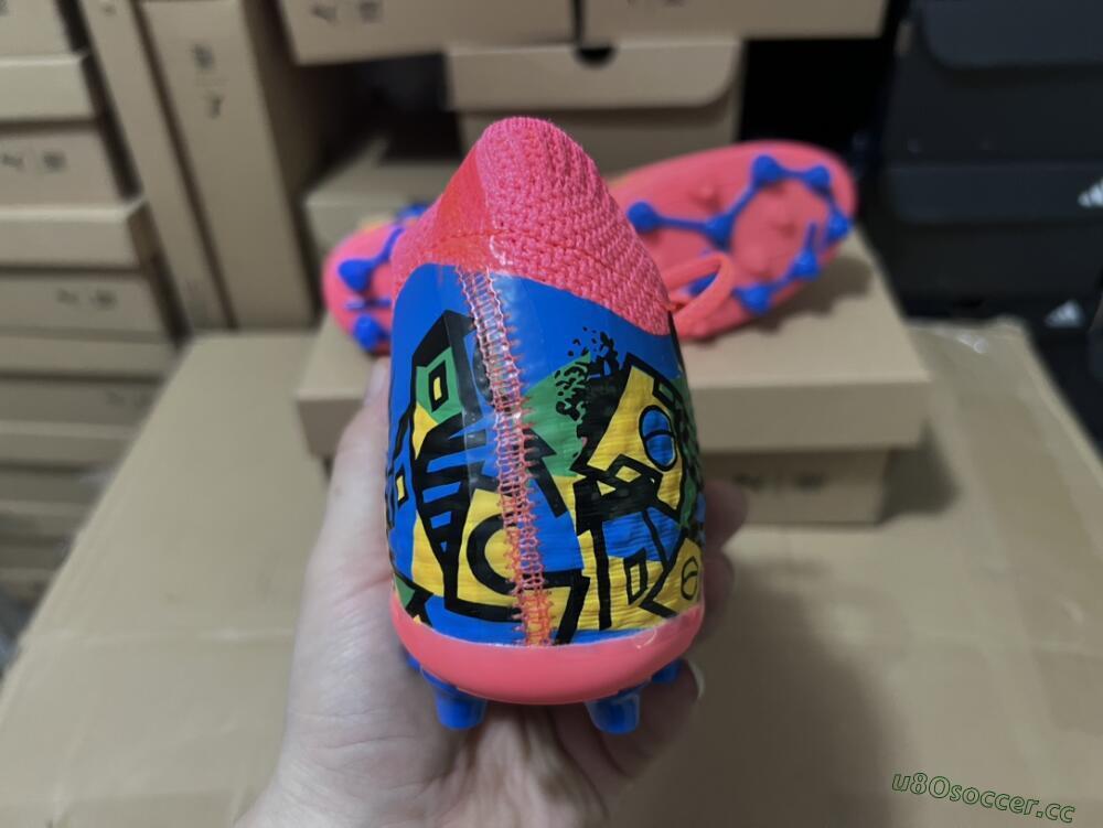Men's Puma Future Ultimate MG Multi Ground Low-Tops Football Boots - Pink/Blue/Green/Yellow