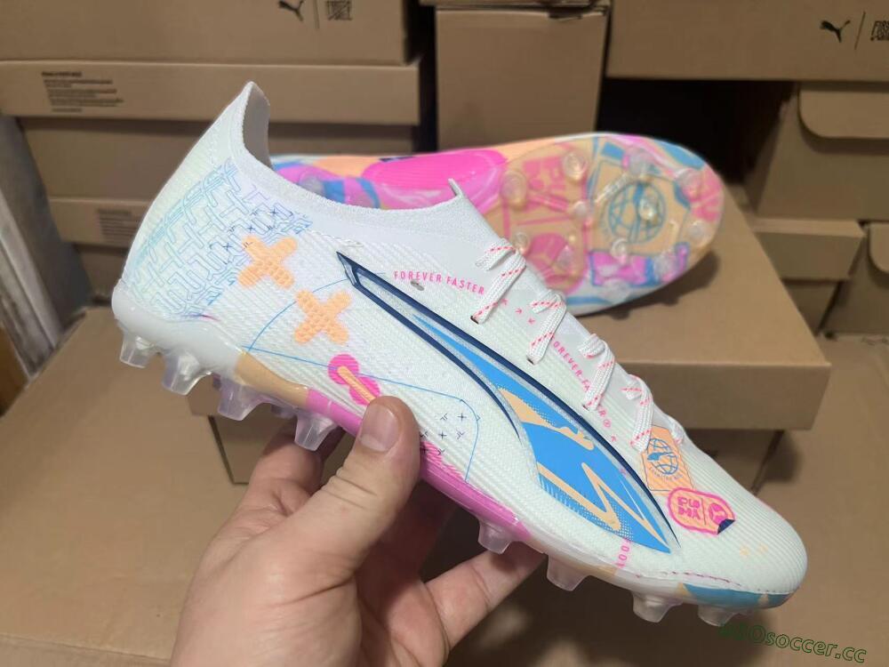 Men's Puma Ultra 5 Ultimate MG Multi Ground Low-Tops Football Boots - White/Blue/Pink