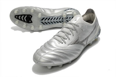 Men's Mizuno Morelia Neo 3 FG Firm Ground Low-Tops Football Boots - Silver/Black