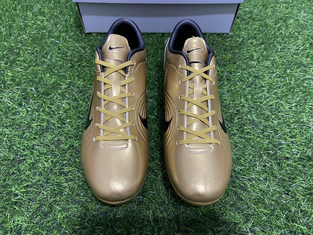 Men's Ronaldo x Nike R9 Mercurial Vapor 3 FG Firm Ground Low-Tops Football Boots - Gold/Black 0