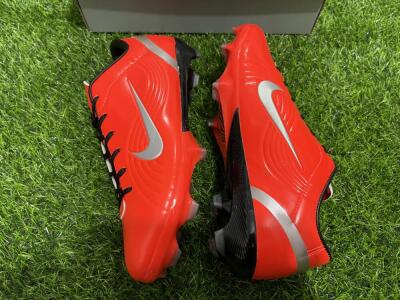 Men's Ronaldo x Nike R9 Mercurial Vapor 3 FG Firm Ground Low-Tops Football Boots - Red/Silver/Black