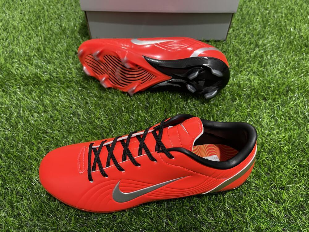 Men's Ronaldo x Nike R9 Mercurial Vapor 3 FG Firm Ground Low-Tops Football Boots - Red/Silver/Black 1