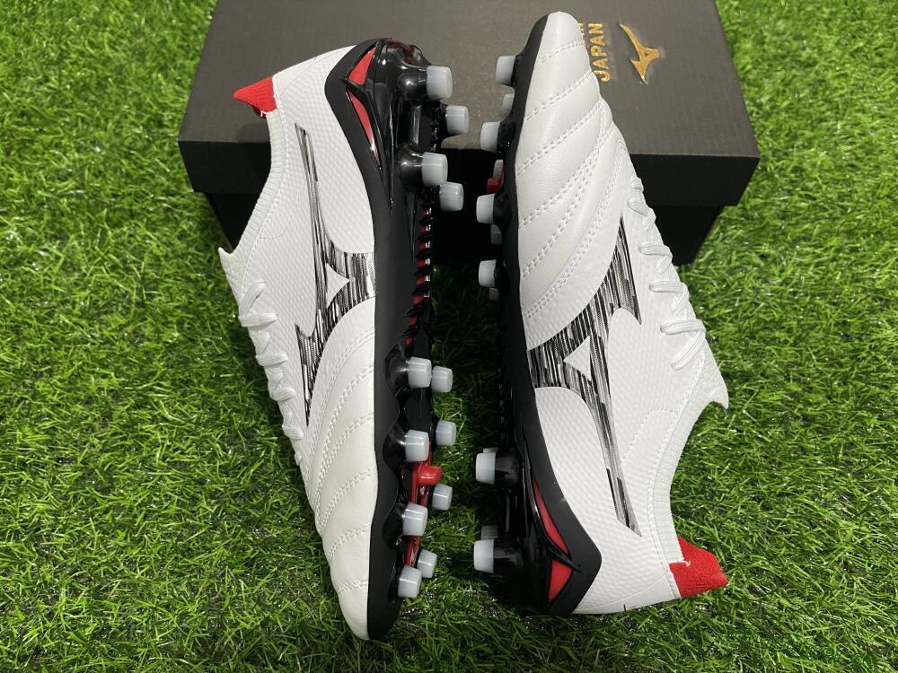 Men's Mizuno Morelia Neo 4 FG Firm Ground Low-Tops Football Boots - White/Black/Red