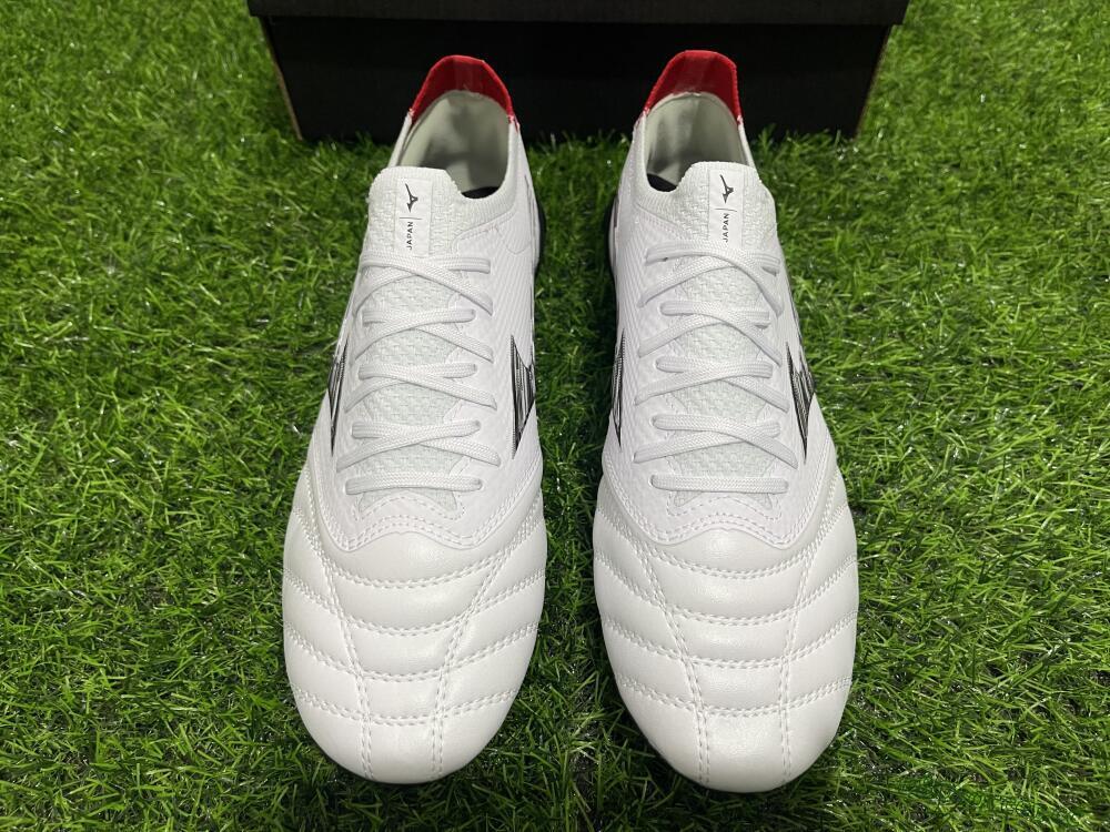 Men's Mizuno Morelia Neo 4 FG Firm Ground Low-Tops Football Boots - White/Black/Red