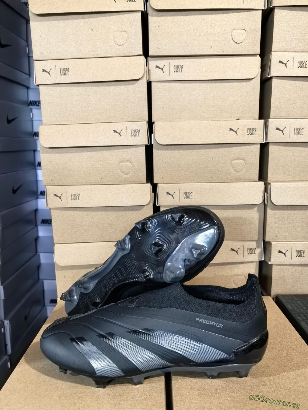 Men's Adidas Predator Elite Laceless FG Firm Ground Low-Tops Football Boots - Black/Jade/Red
