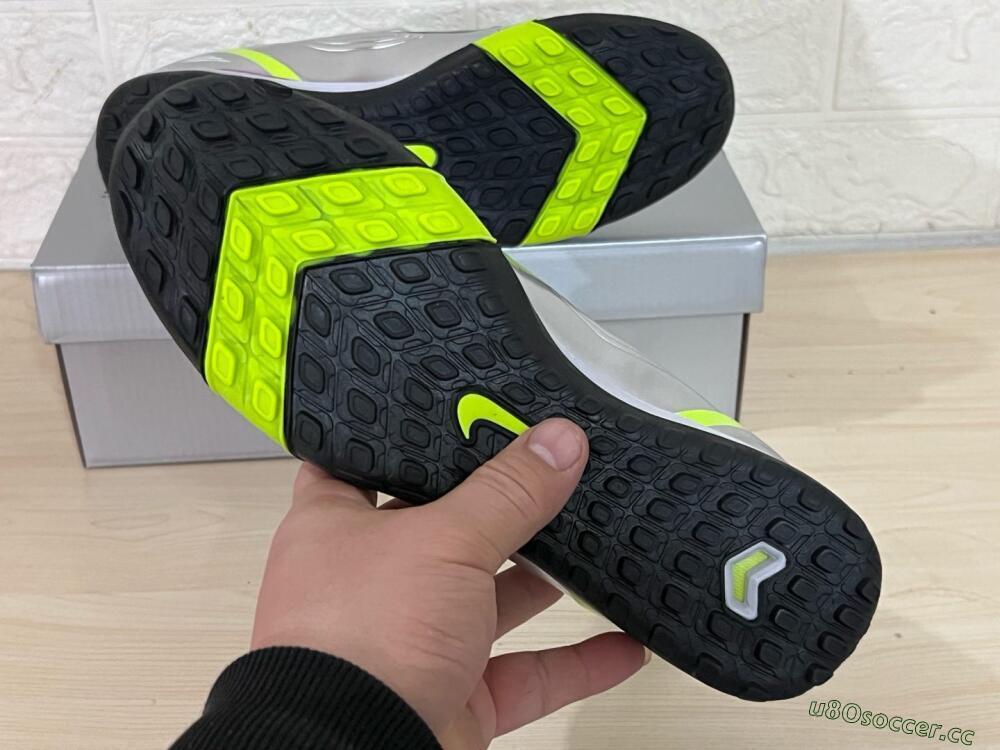 Unisex Nike Zoom Mercurial Vapor 1 Rgn SE TF Artificial Turf Low-Tops Football Shoes - Silver/Black/Yellow