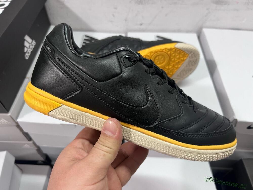 Men's Nike Street Gato IC Indoor & Futsal Low-Tops Football Shoes - Black/Yellow/Beige