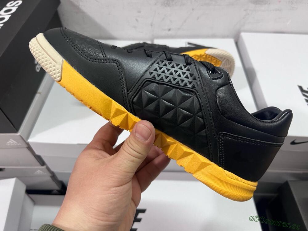 Men's Nike Street Gato IC Indoor & Futsal Low-Tops Football Shoes - Black/Yellow/Beige