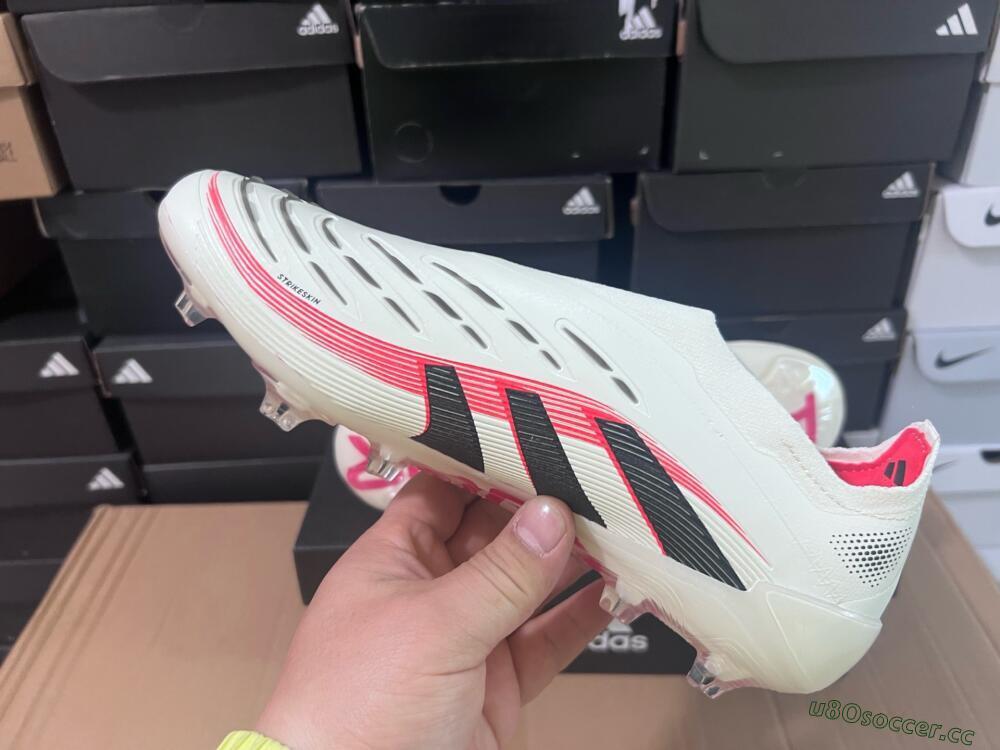 Unisex Adidas Predator Elite Laceless FG Firm Ground Low-Tops Football Boots - Beige/Red/Black