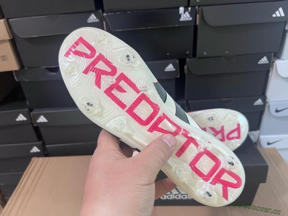 Unisex Adidas Predator Elite Laceless FG Firm Ground Low-Tops Football Boots - Beige/Red/Black