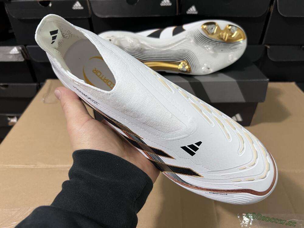 Men's Adidas Predator Laceless Elite 25 FG Firm Ground Low-Tops Football Boots - White/Black/Gold