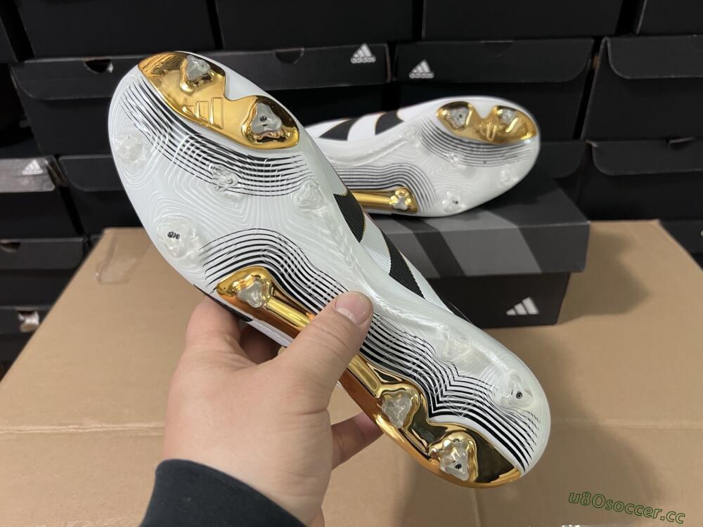 Men's Adidas Predator Laceless Elite 25 FG Firm Ground Low-Tops Football Boots - White/Black/Gold