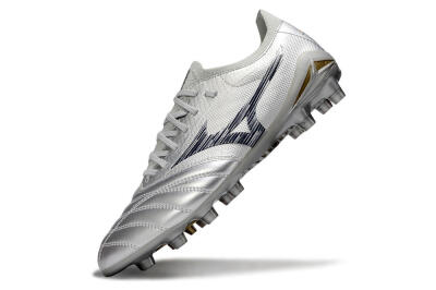 Men's Mizuno Morelia Neo 4 Bate FG Firm Ground Low-Tops Football Boots - Silver/Black