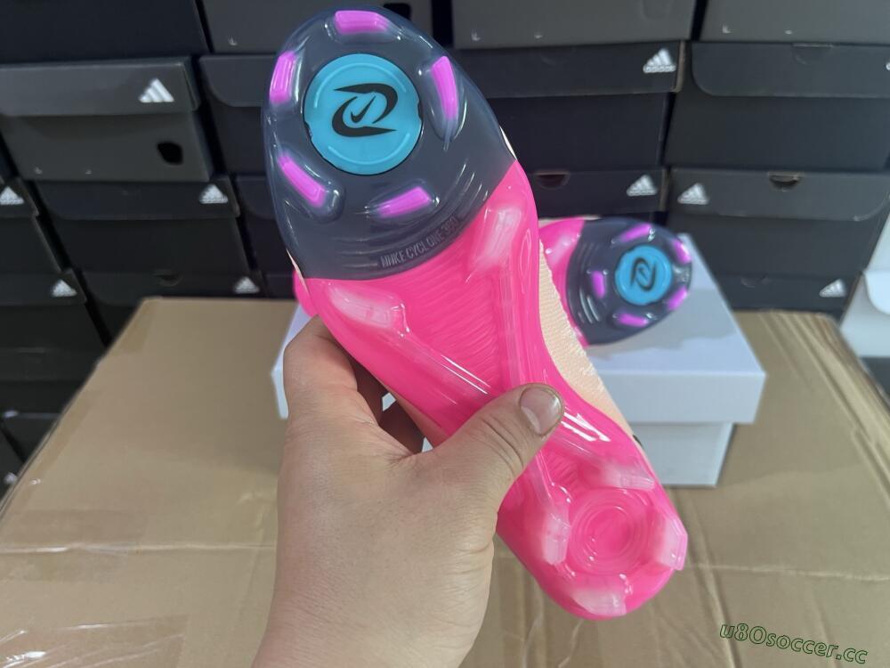 Unisex Nike Phantom GX 2 Elite FG Firm Ground Low-Tops Football Boots - Pink/Black