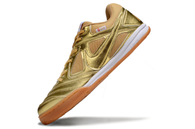 Men's Supreme x Nike SB Gato IC Indoor & Futsal Low-Tops Football Shoes - Gold/White/Brown