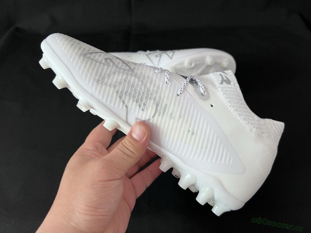Men's Puma Future 8 Ultimate AG Artificial Grass Low-Tops Football Boots - Beige/Black/White