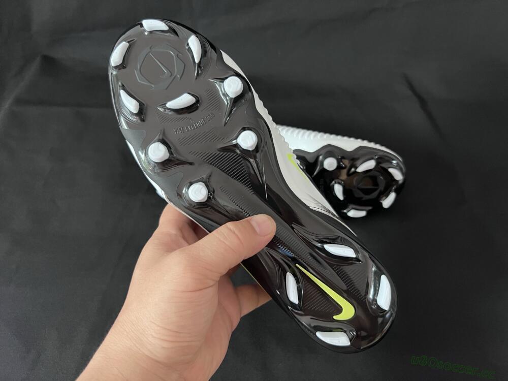 Men's Nike Phantom 6 Elite Low FG Firm Ground Low-Tops Football Boots - White/Black/Yellow
