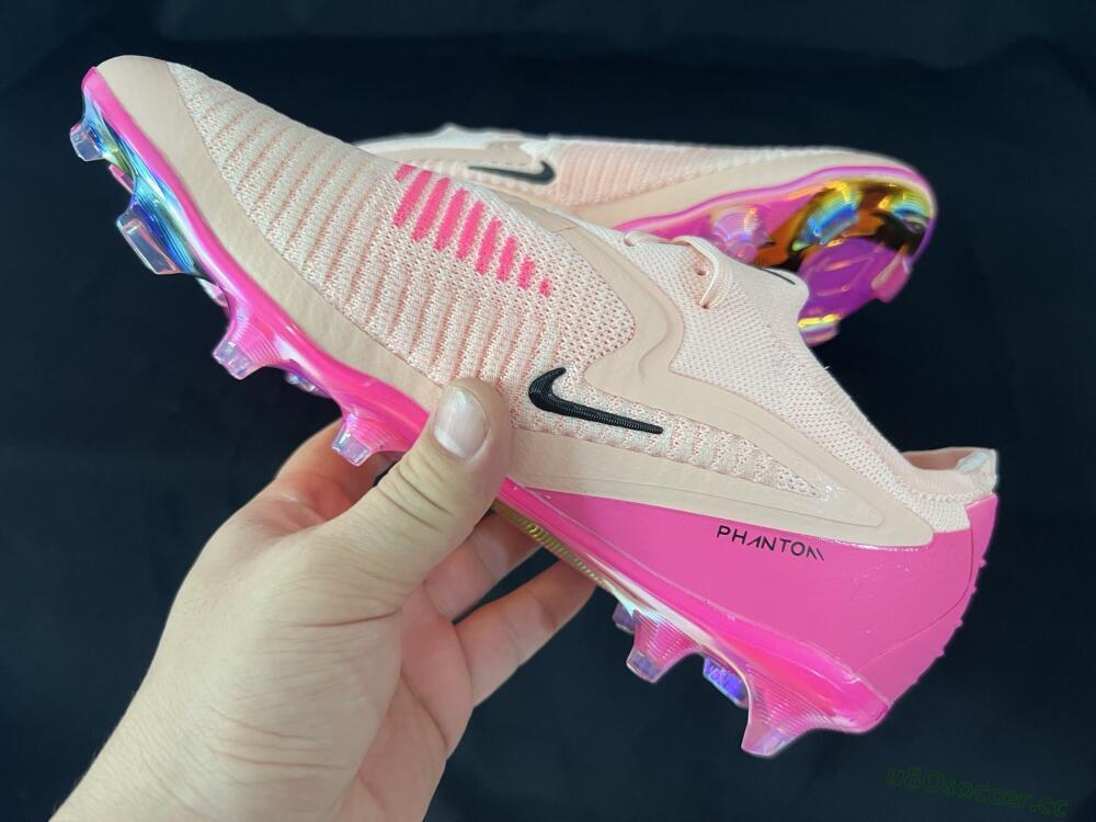 Men's Nike Phantom 6 Low Elite FG Firm Ground Low-Tops Football Boots - Pink/Black/Gold