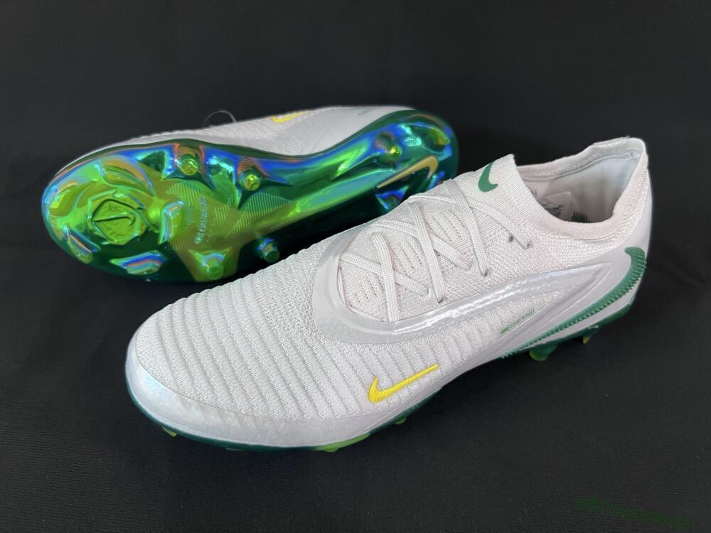 Unisex Nike Phantom 6 Low Elite FG Firm Ground Low-Tops Football Boots - White/Silver/Gold