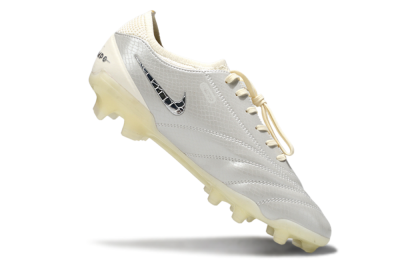 Men's Nike Tiempo Legend 10 Elite FG Firm Ground Low-Tops Football Boots - White/Creamy Beige/Glossy Black