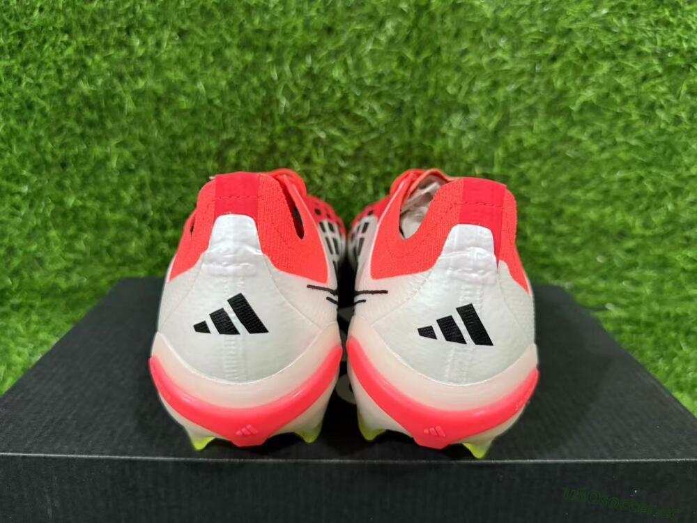 Unisex Adidas Predator 26 Elite FG Firm Ground Low-Tops Football Boots - Red/Bright Red/White Fusion