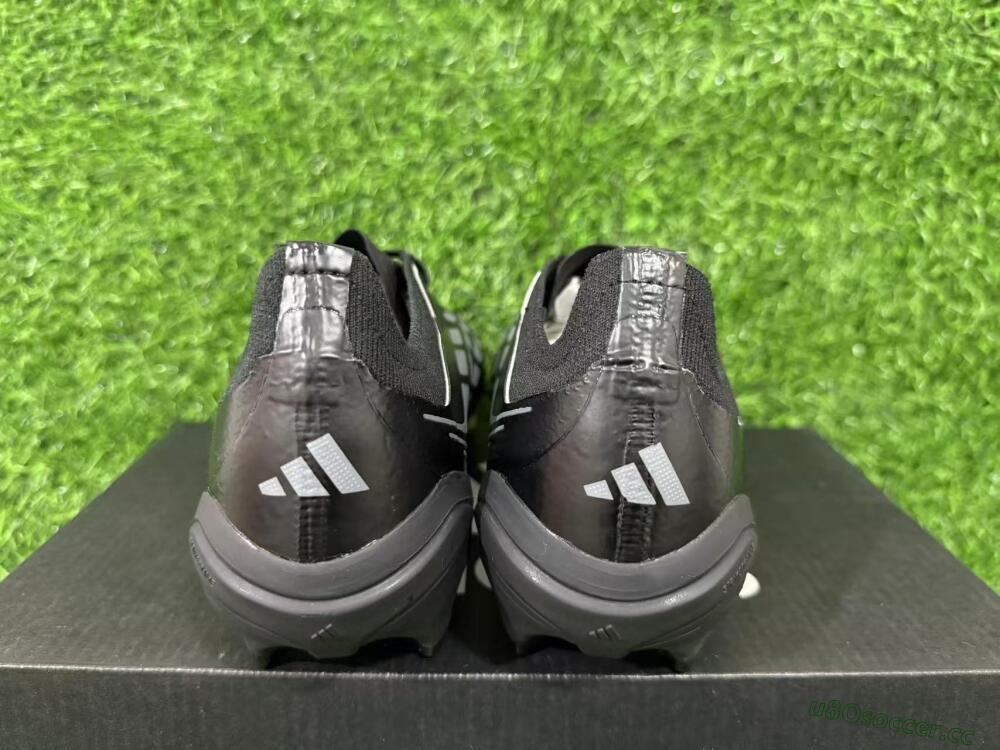 Unisex Adidas Predator 26 Elite FG Firm Ground Low-Tops Football Boots - Black/Graphite Grey/Dark Shadow