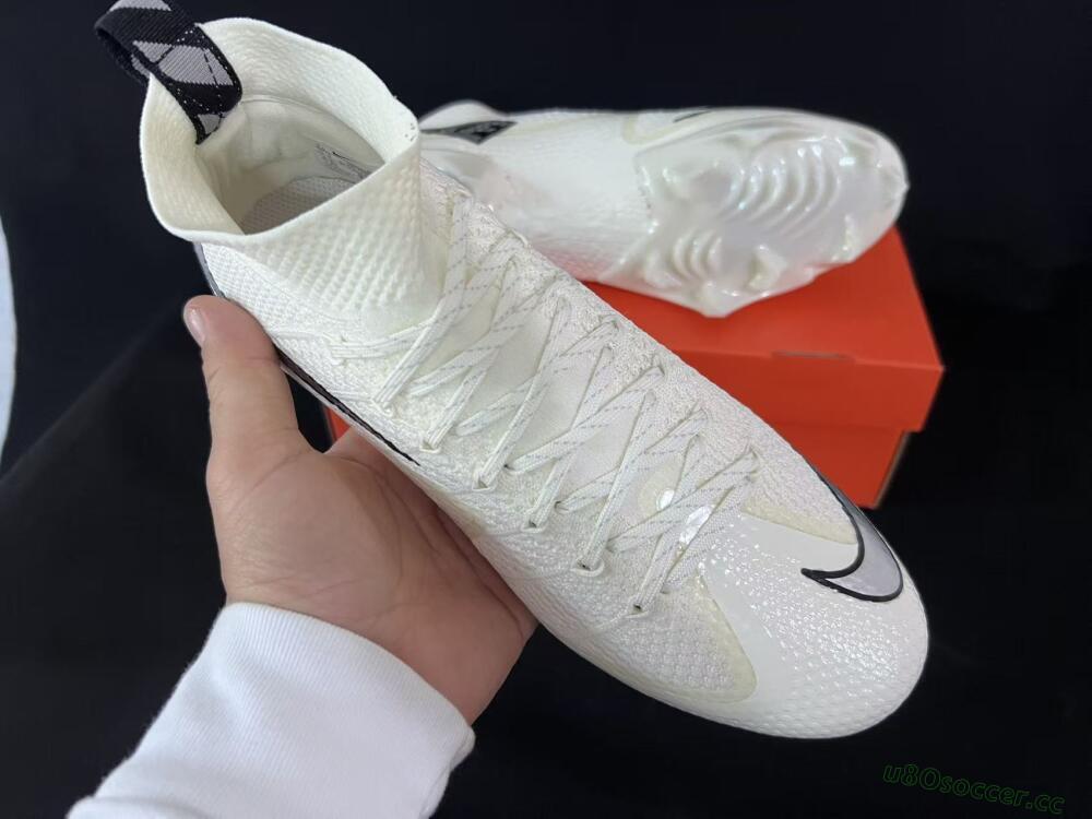 Men's Nike Magista Obra FG Firm Ground High-Tops Football Boots - Ivory/Ivory/Black
