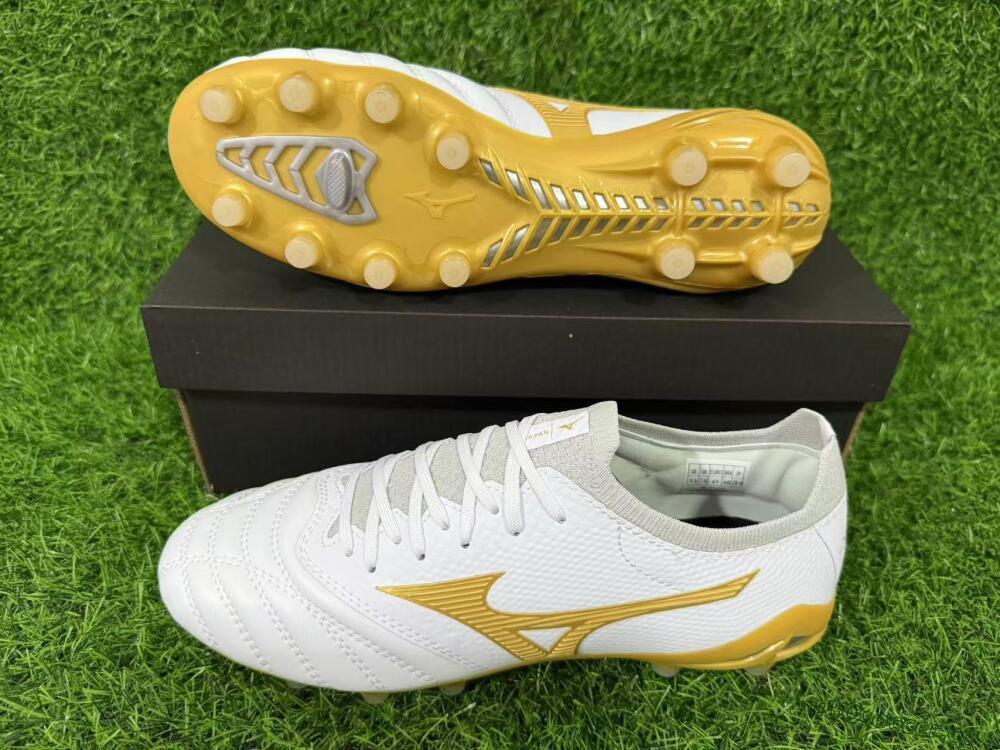 Unisex Mizuno Morelia Neo 3 FG Firm Ground Low-Tops Football Boots - White/Gold/Gray