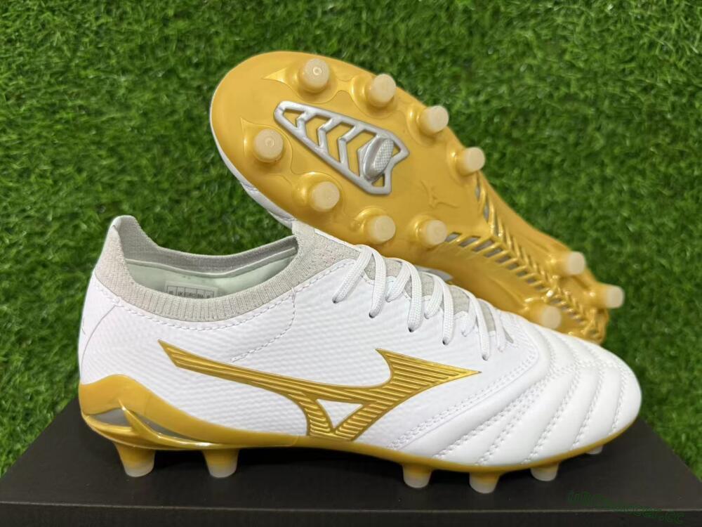 Unisex Mizuno Morelia Neo 3 FG Firm Ground Low-Tops Football Boots - White/Gold/Gray