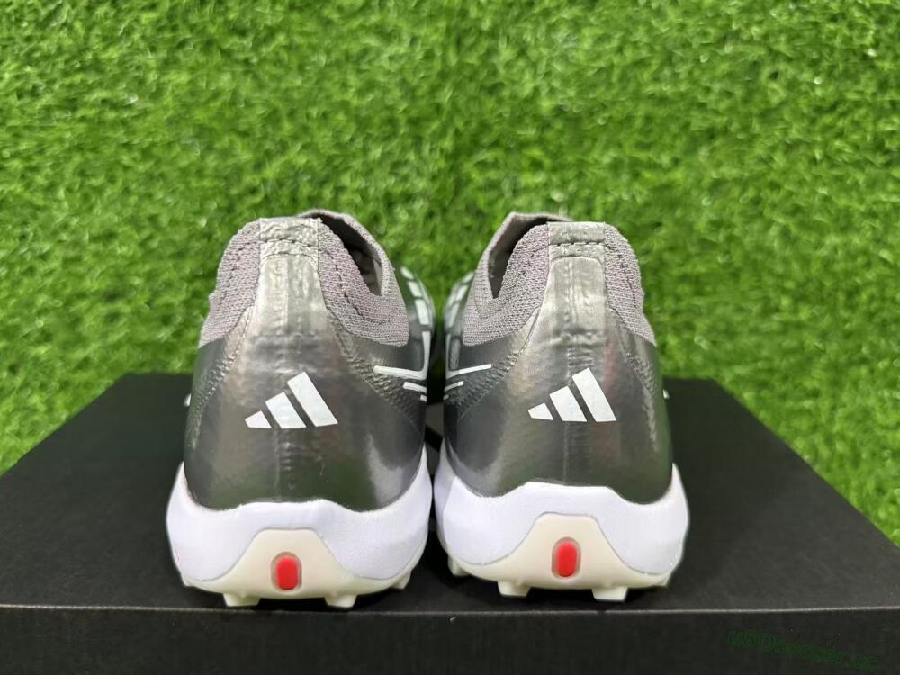 Unisex Adidas Predator 26 Elite Laceless TF Artificial Turf Low-Tops Football Shoes - Grey/Metallic Silver/Crimson Red