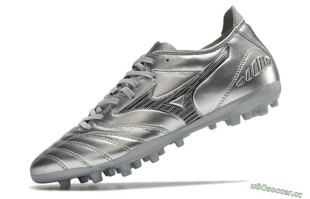 Men's Mizuno Morelia Neo AG Artificial Grass Low-Tops Football Boots - Silver 5