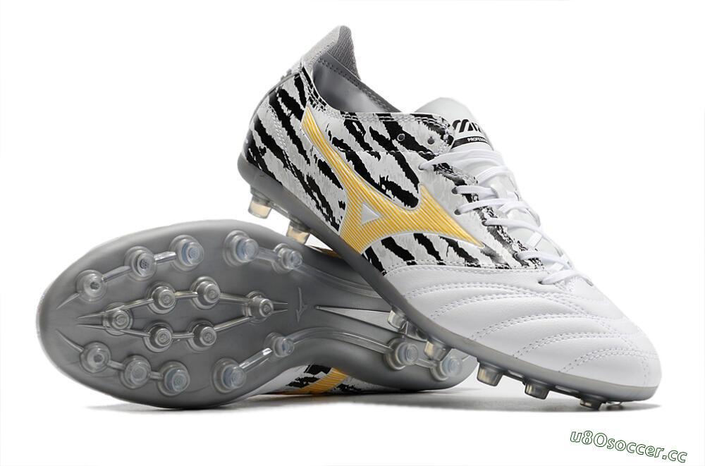 Men's Mizuno Morelia Neo AG Artificial Grass Low-Tops Football Boots - White/Black 3