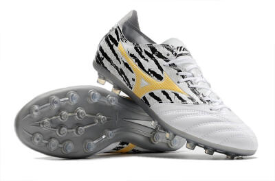 Men's Mizuno Morelia Neo AG Artificial Grass Low-Tops Football Boots - White/Black