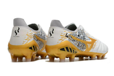 Men's Mizuno Morelia Neo 3 FG Firm Ground Low-Tops Football Boots - White/Black/Gold