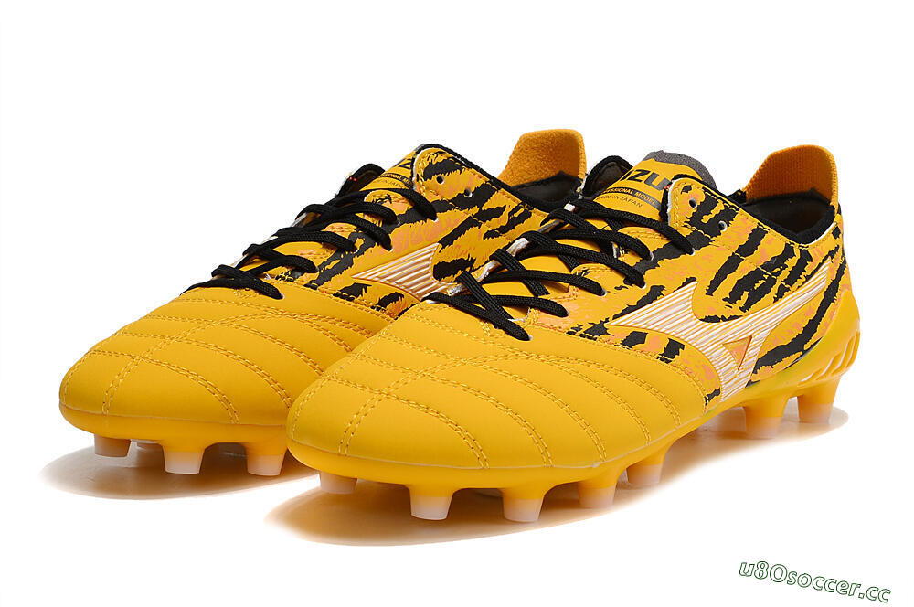 Men's Mizuno Morelia Neo 3 Pro FG Firm Ground Low-Tops Football Boots - Yellow/Black/White 9