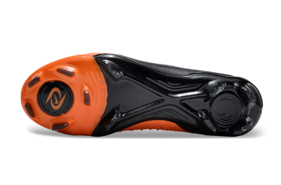 Unisex Nike Phantom Luna Elite FG Firm Ground Low-Tops Football Boots - Orange/Black