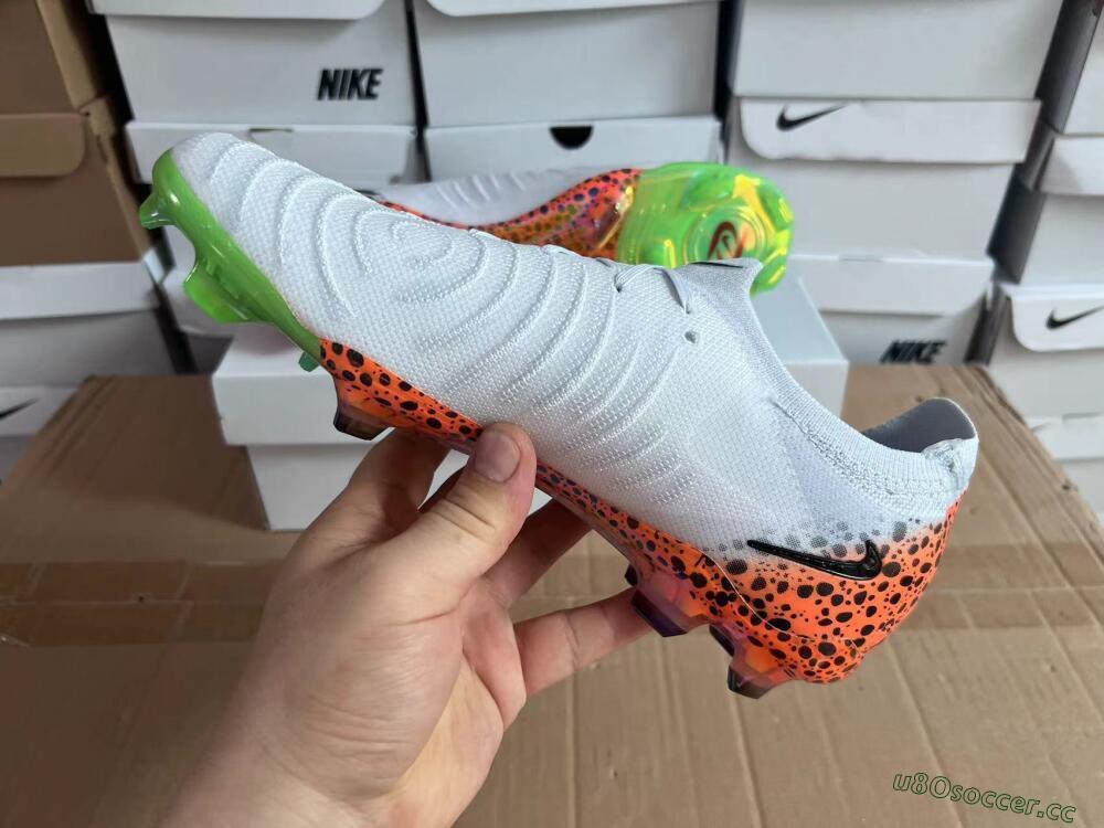 Men's Nike Phantom Luna Elite FG Firm Ground Low-Tops Football Boots - Grey/Orange/Black