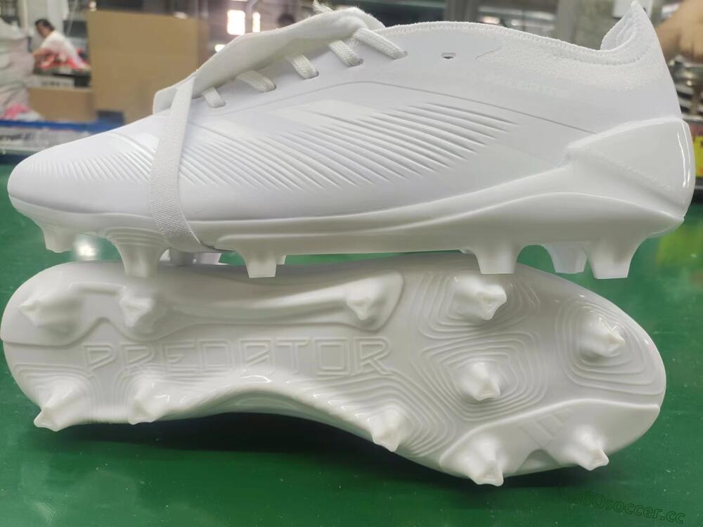 Men's Adidas Predator Elite Foldover Tongue FG Firm Ground Low-Tops Football Boots - White/Beige