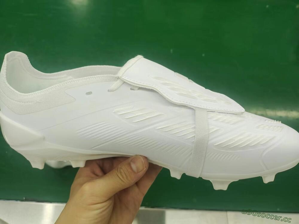 Men's Adidas Predator Elite Foldover Tongue FG Firm Ground Low-Tops Football Boots - White/Beige