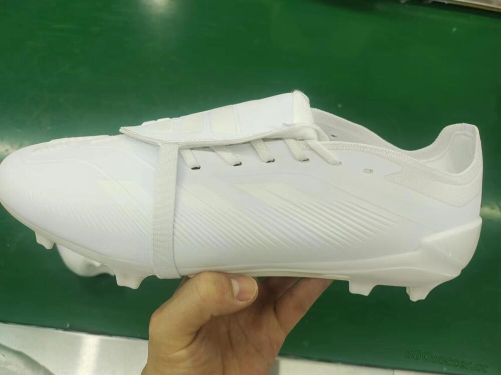 Men's Adidas Predator Elite Foldover Tongue FG Firm Ground Low-Tops Football Boots - White/Beige