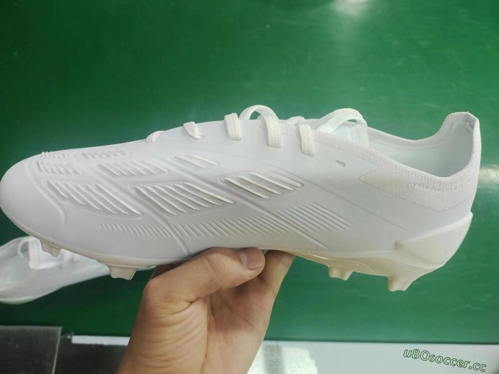 Men's Adidas Predator Accuracy.1 FG Firm Ground Low-Tops Football Boots - White/Beige