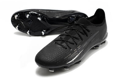Men's Puma Ultra Ultimate FG Firm Ground Low-Tops Football Boots - Black/White