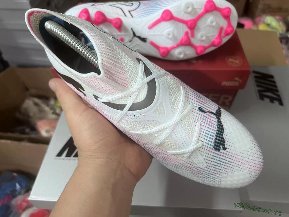 Men's Puma Future Ultimate MG Multi Ground Low-Tops Football Boots - White/Blue/Pink